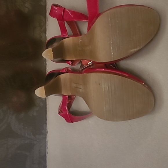 Red Heels - Picture 4 of 4